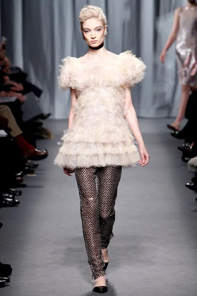 Look 32